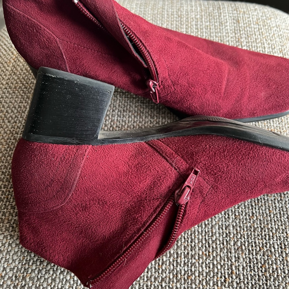 Cranberry Liz Claiborne Zippered Ankle Boots in GREAT Condition, Rarely Worn